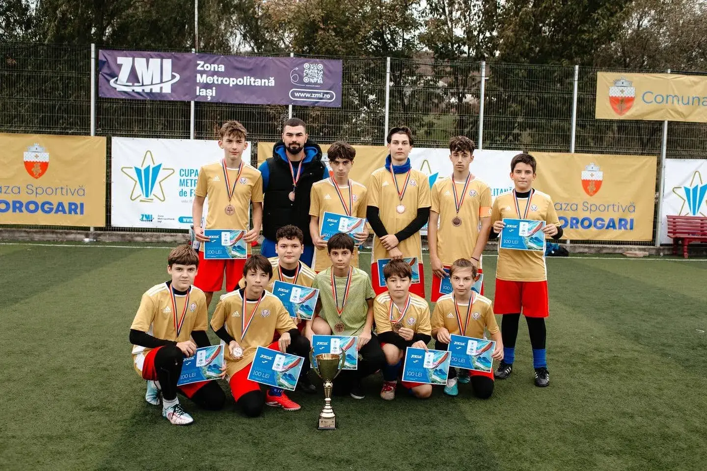 Metropolitan Junior Holboca, locul 3, cu medalii, diplome și trofeu la Cupa Metropolitană de Fotbal U15 2025, organizată de ADI Zona Metropolitană Iași