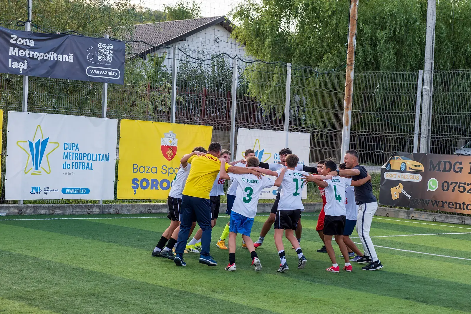 Echipa Comuna Tomești sărbătorește câștigarea Cupei Metropolitane de Fotbal U15 2026